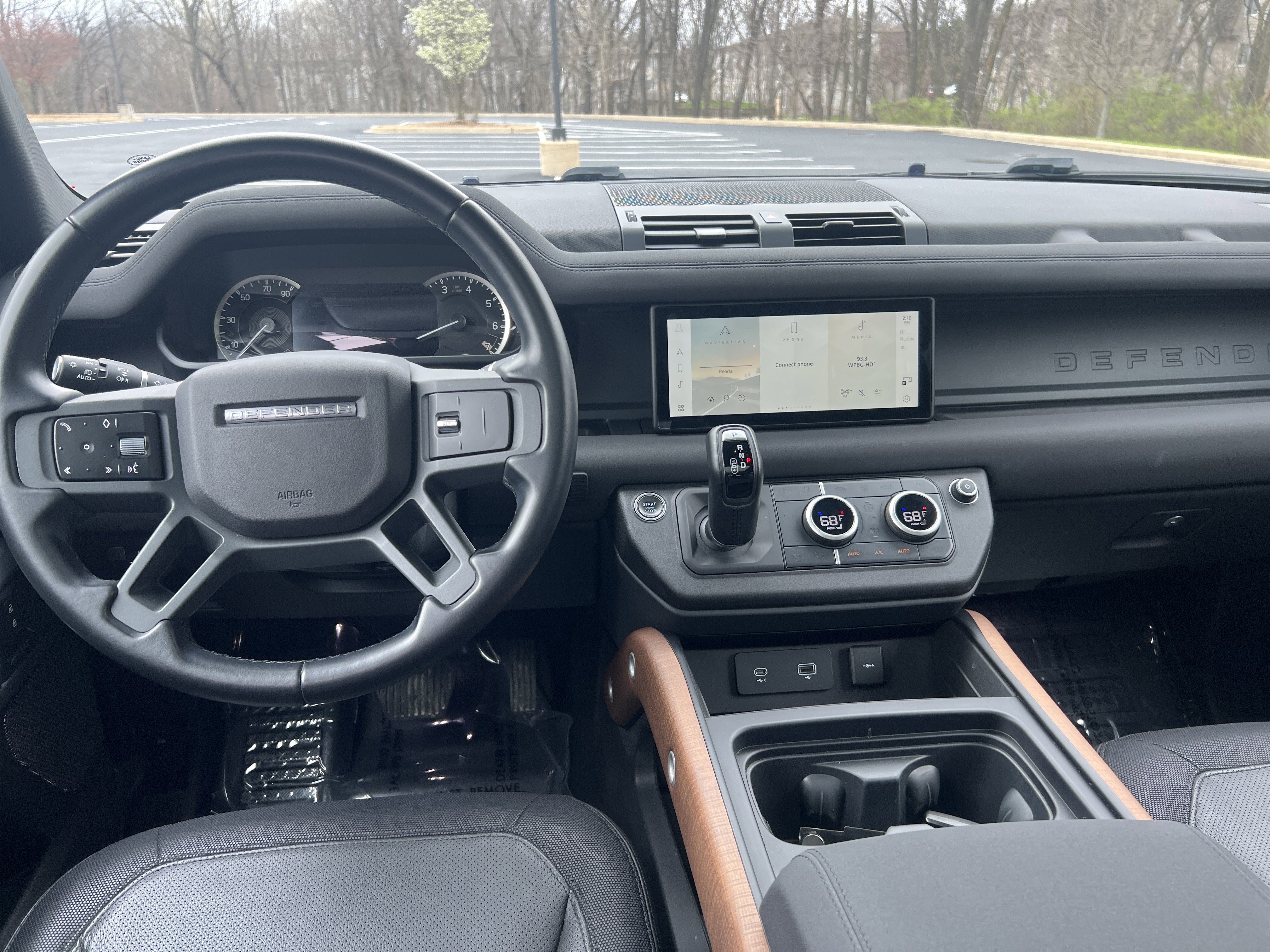 Certified 2023 Land Rover Defender 110 X-Dynamic SE AWD/4WD image 11