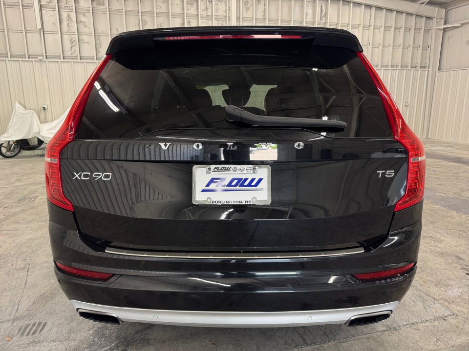 Used 2017 Volvo XC90 T5 Momentum w/ Vision Package FWD image 18