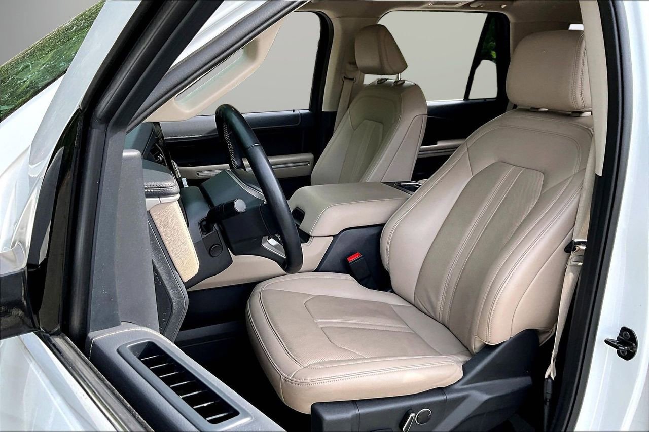 Used 2024 Ford Expedition Limited AWD/4WD image 22