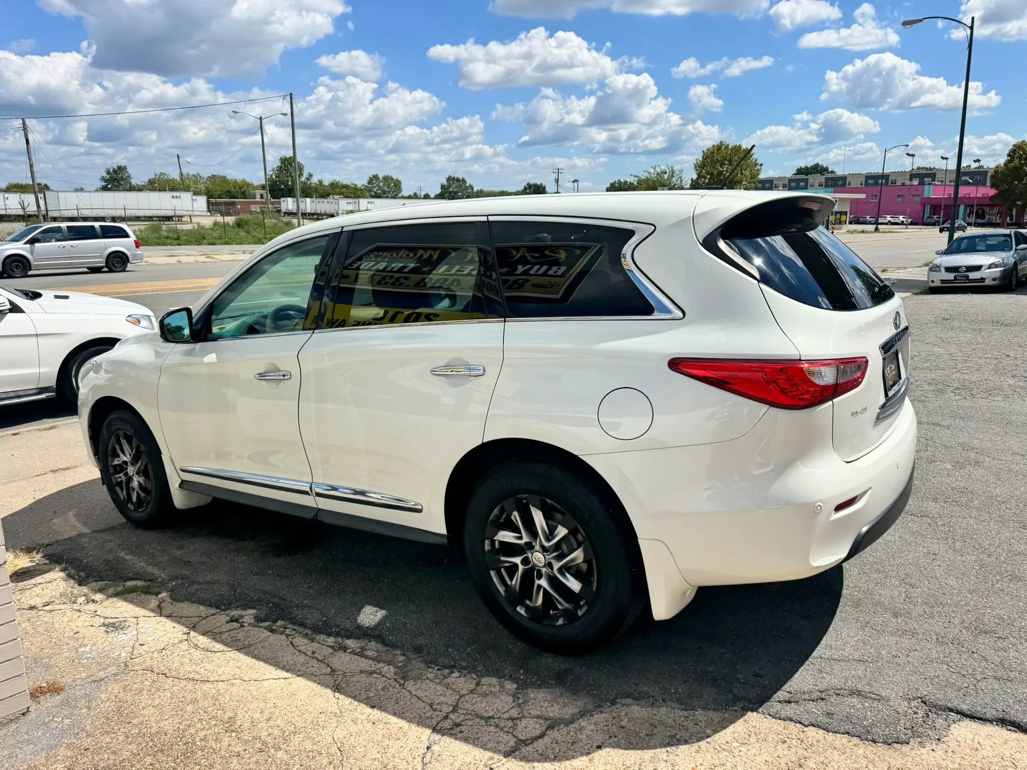 Used 2013 INFINITI JX35 AWD w/ Premium Pkg image 5