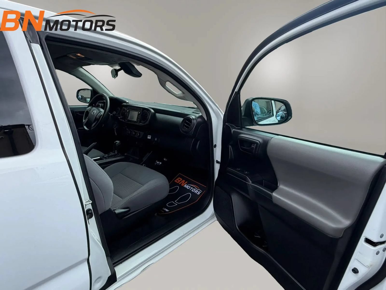 Used 2019 Toyota Tacoma SR RWD image 15