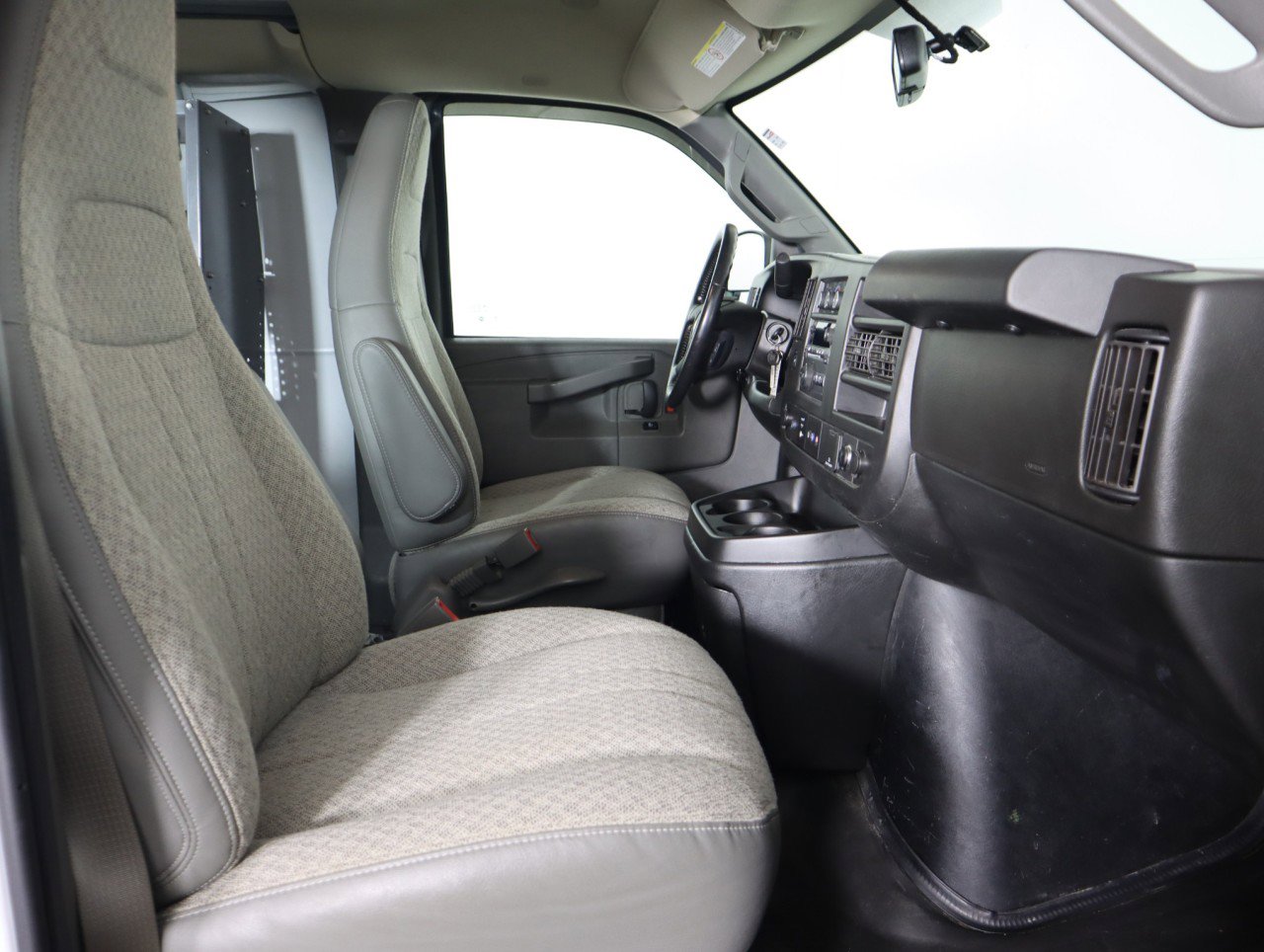 Used 2020 Chevrolet Express 2500 w/ Communications Package image 15