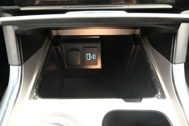Used 2021 Ford Explorer Limited w/ Equipment Group 301A AWD/4WD image 33