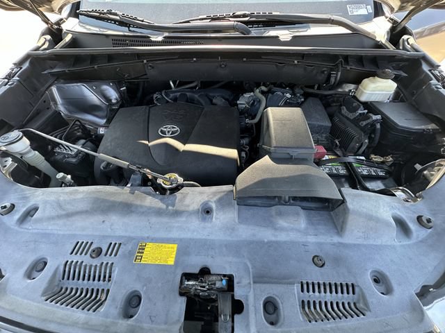 Used 2017 Toyota Highlander LE FWD image 29