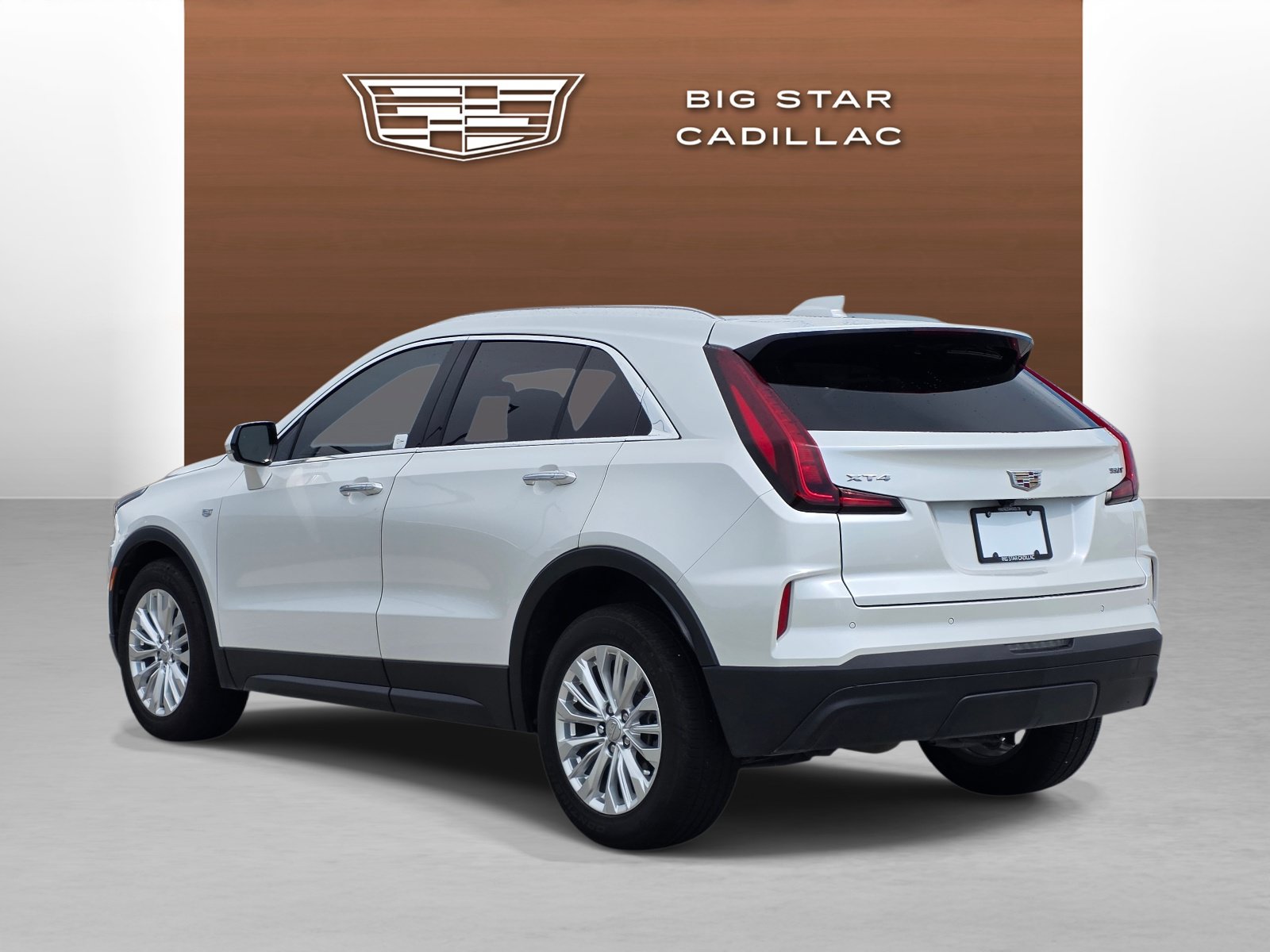 Certified 2024 Cadillac XT4 Luxury w/ Cold Weather Package FWD image 3