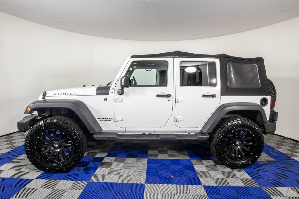 Used 2015 Jeep Wrangler Unlimited Rubicon AWD/4WD image 9