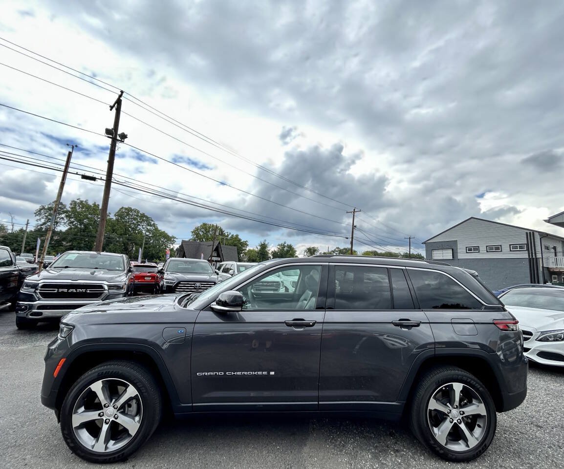 Used 2024 Jeep Grand Cherokee Limited 4xe AWD/4WD image 2