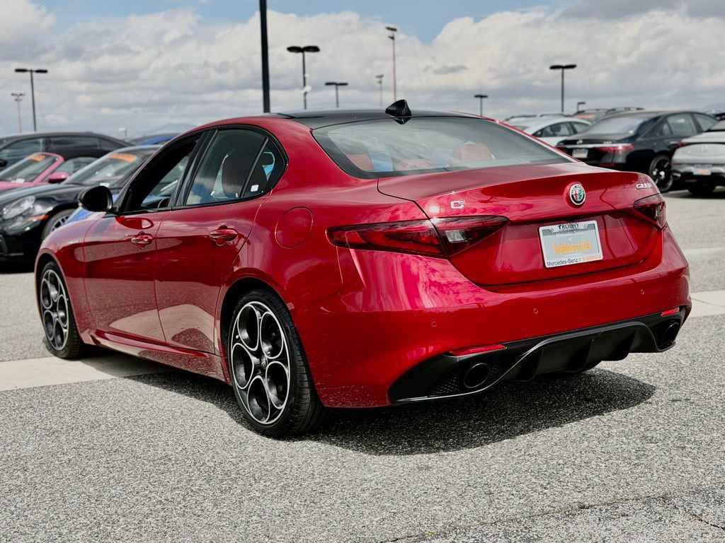 Used 2023 Alfa Romeo Giulia Veloce RWD image 10