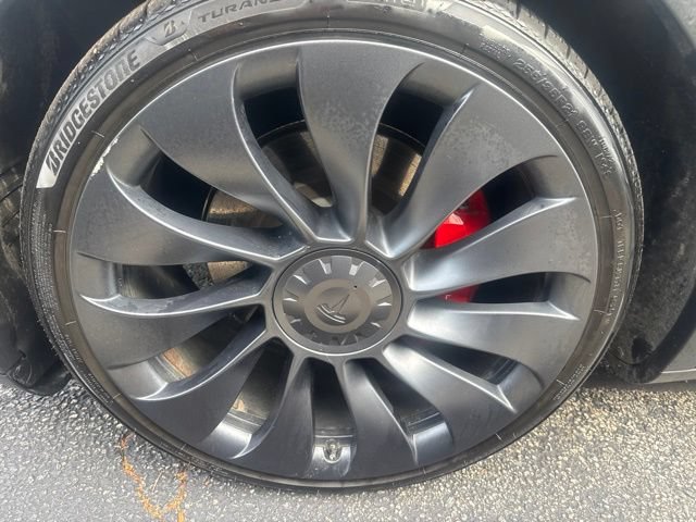 Used 2023 Tesla Model Y Performance AWD/4WD image 4