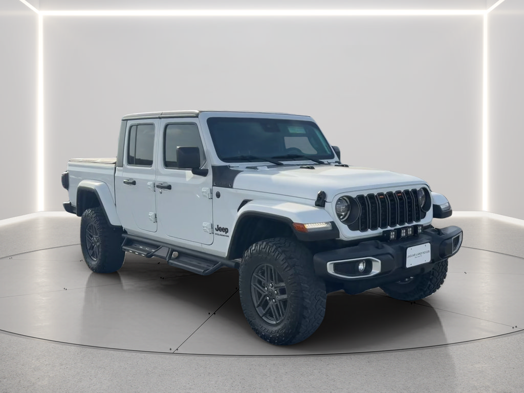 Used 2024 Jeep Gladiator Sport AWD/4WD image 3
