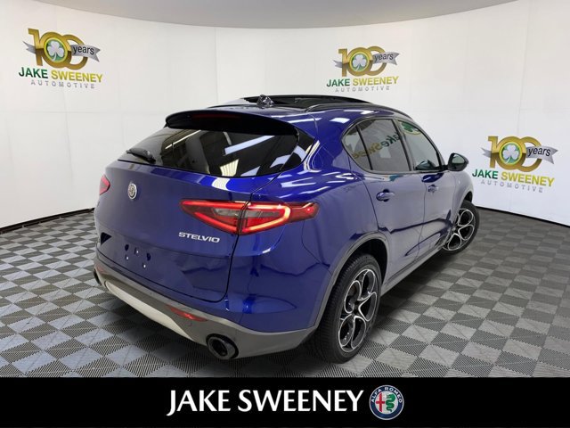 Used 2023 Alfa Romeo Stelvio Ti AWD/4WD image 10