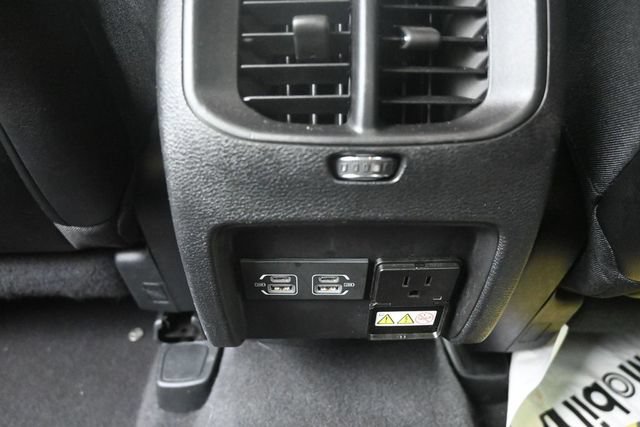 Used 2022 Jeep Cherokee Trailhawk AWD/4WD image 31