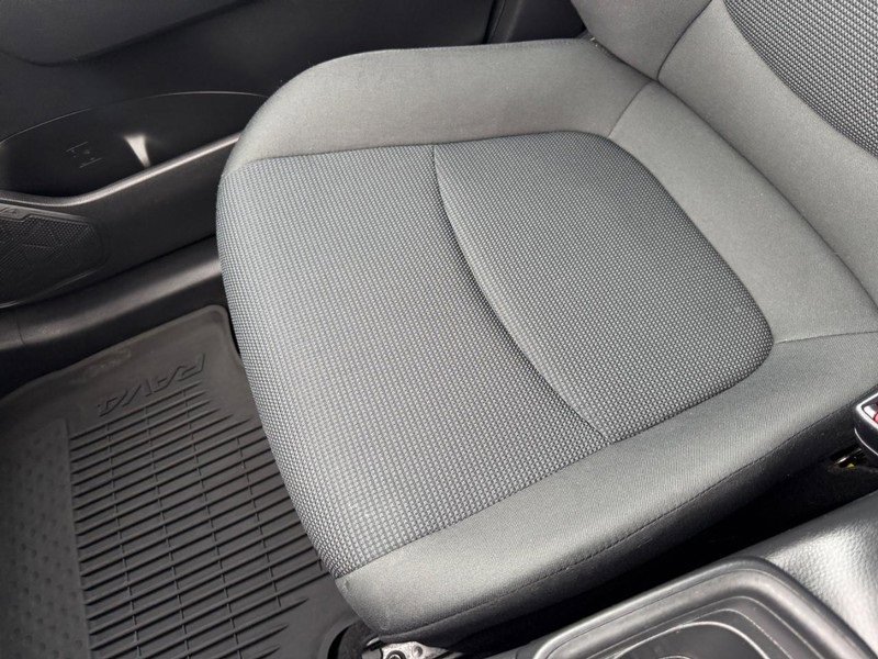 Used 2021 Toyota RAV4 LE image 26