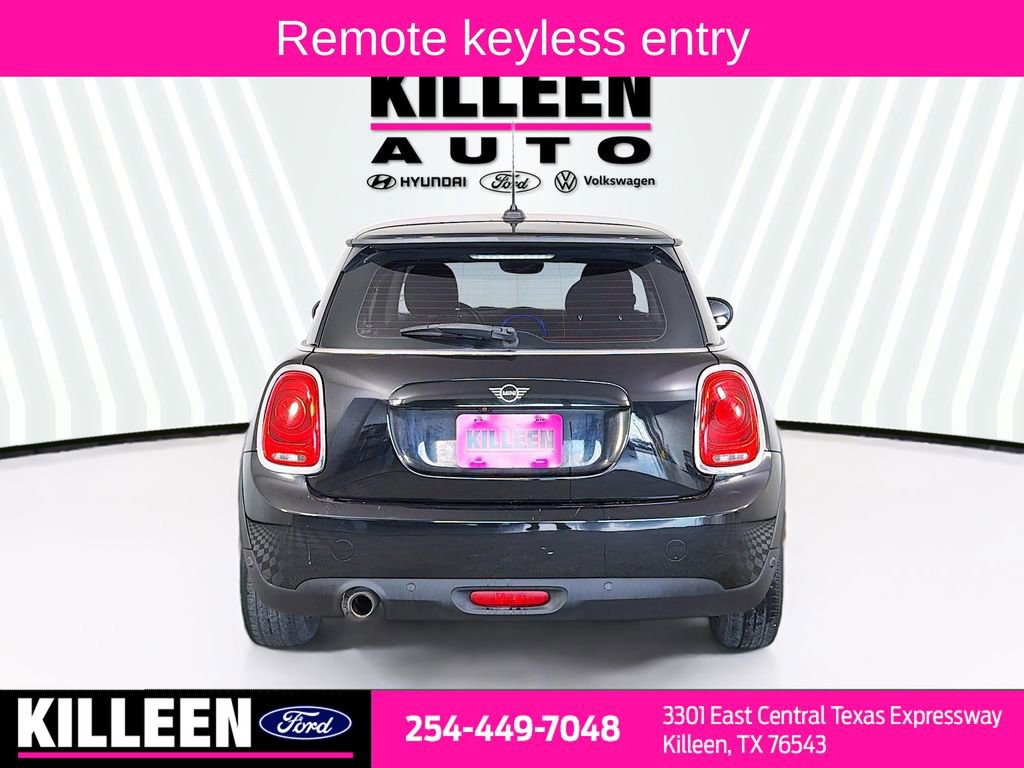 Used 2019 MINI Cooper 2-Door Hardtop w/ Signature Upholstery Package image 4