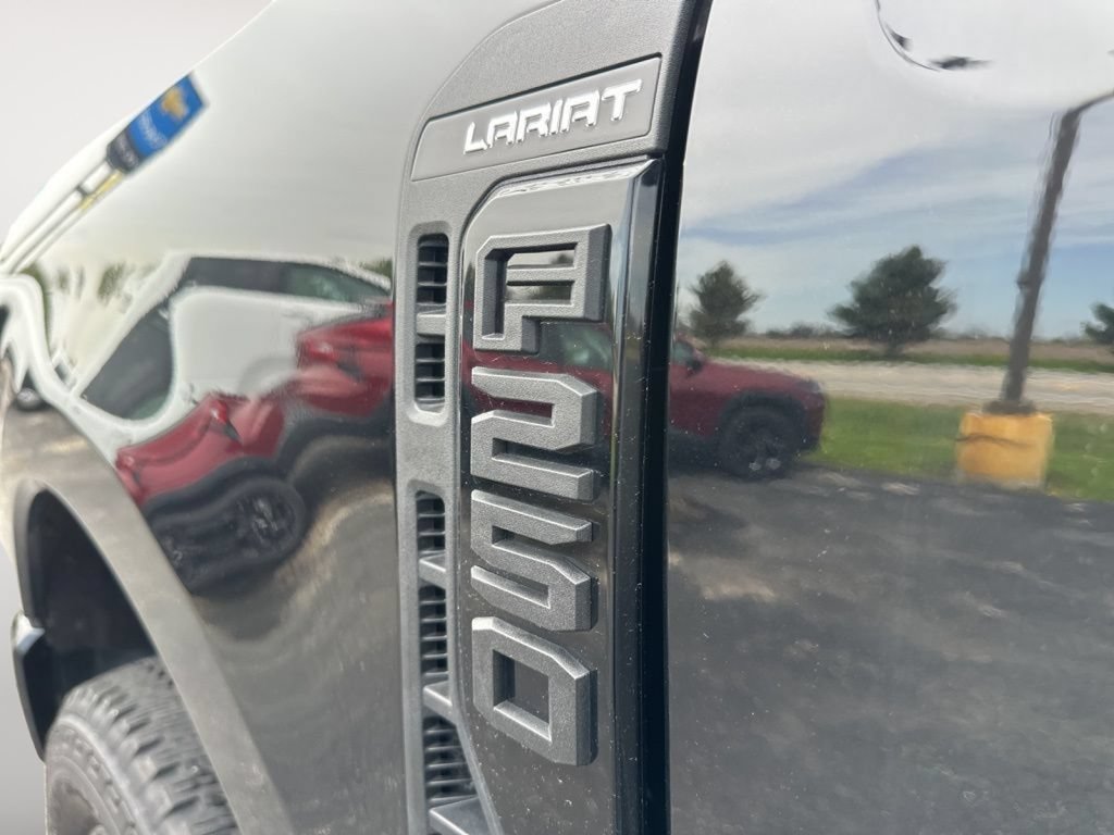 Used 2025 Ford F250 Lariat w/ Lariat Ultimate Package AWD/4WD image 19