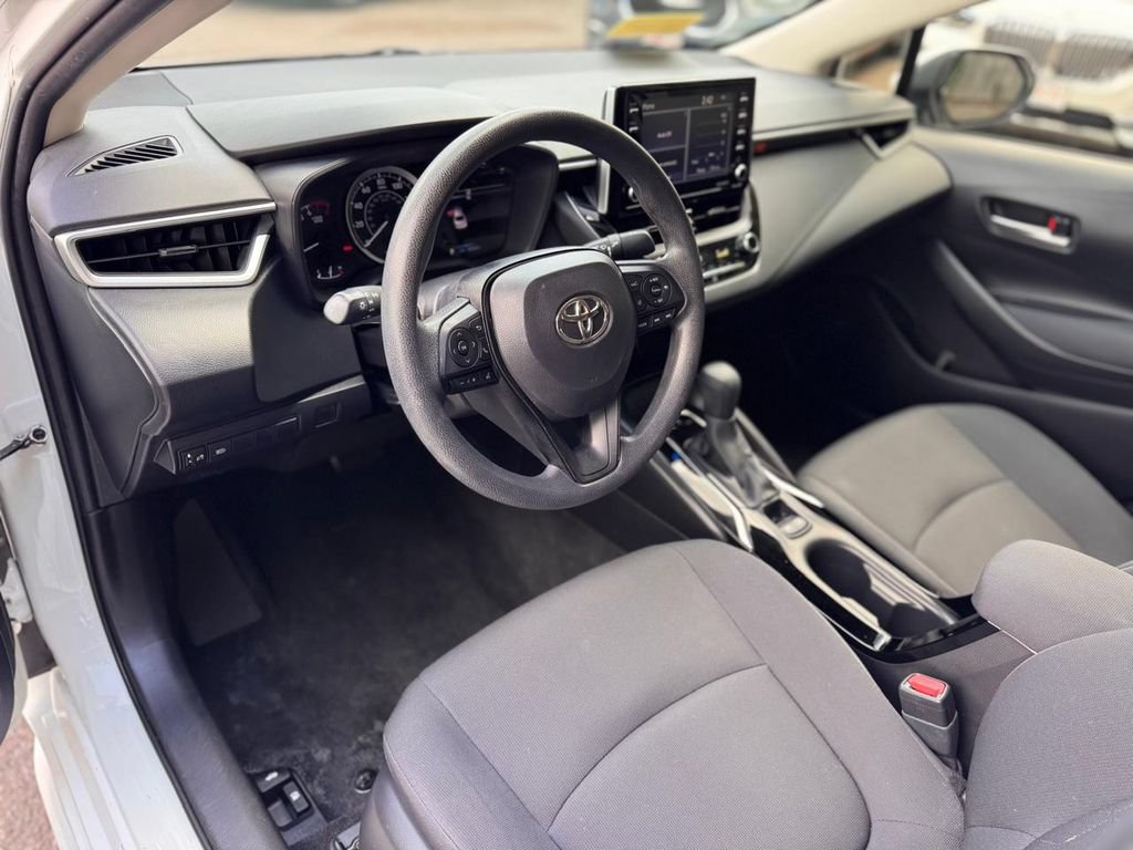 Used 2021 Toyota Corolla LE w/ Carpet Mat Package (TMS) FWD image 13