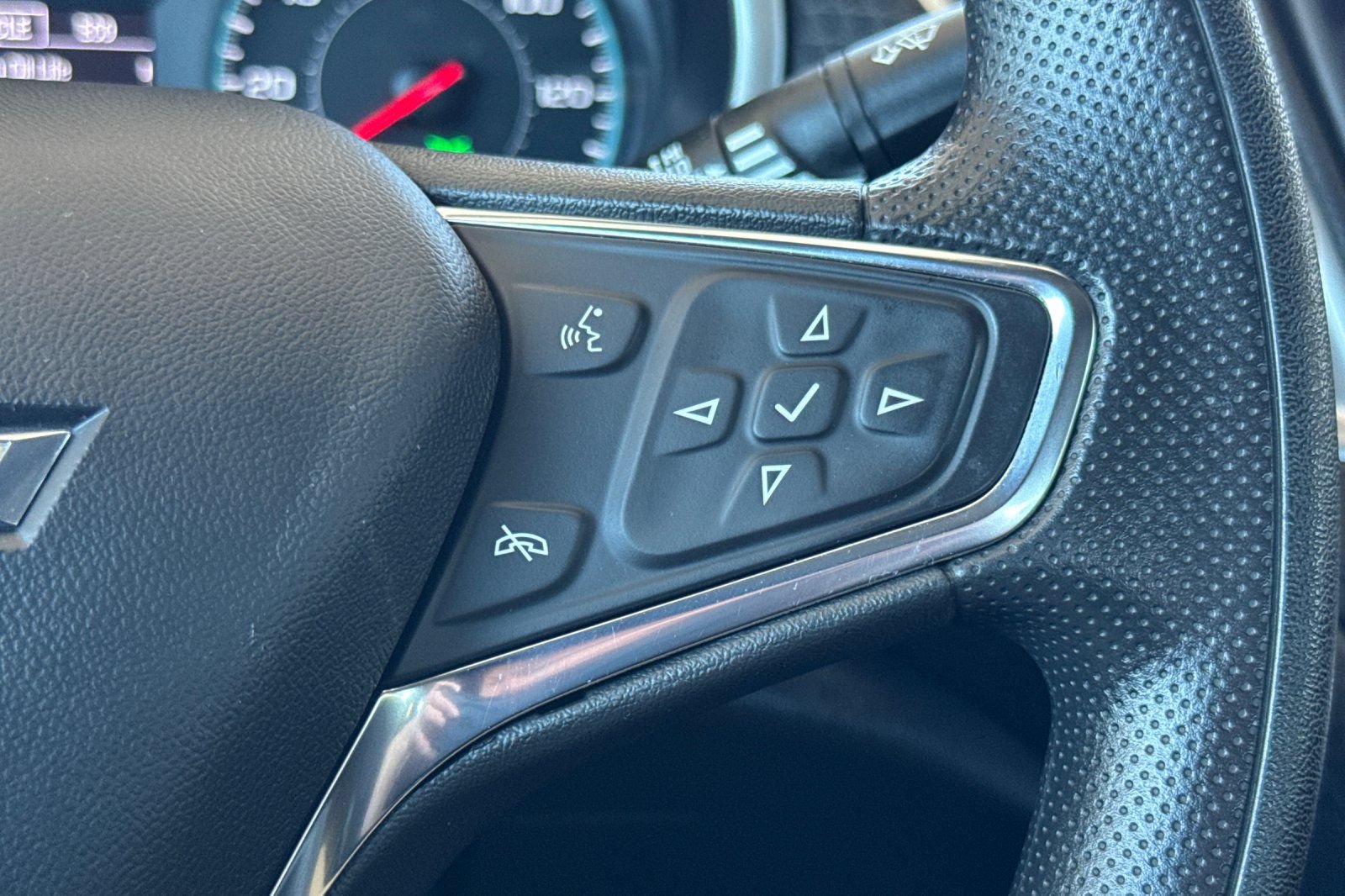 Used 2023 Chevrolet Malibu LT FWD image 35