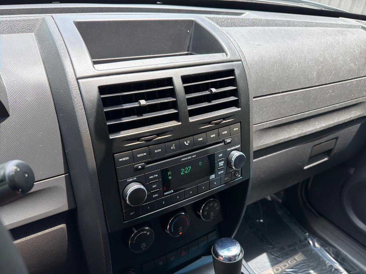 Used 2008 Dodge Nitro SXT RWD image 45