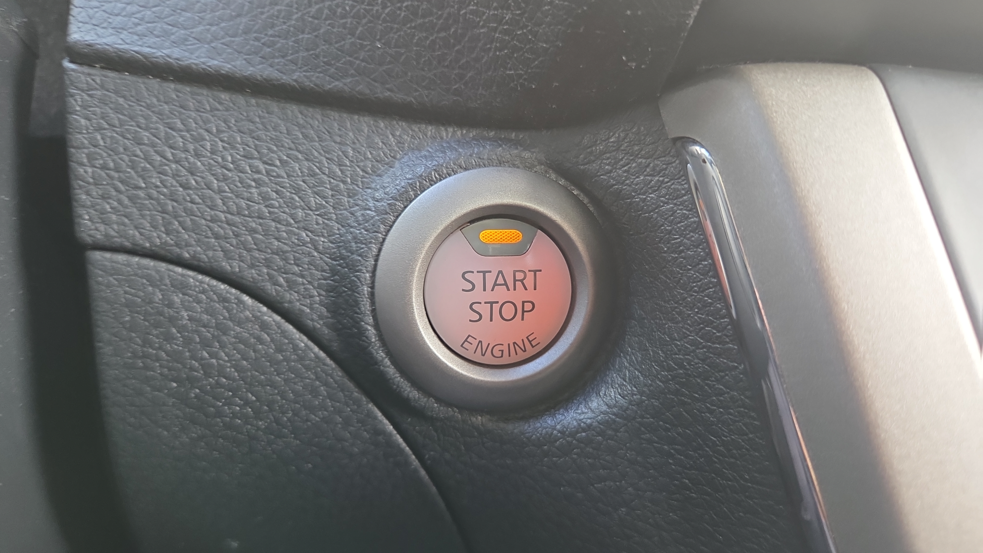 Used 2015 Nissan Sentra SV FWD image 34