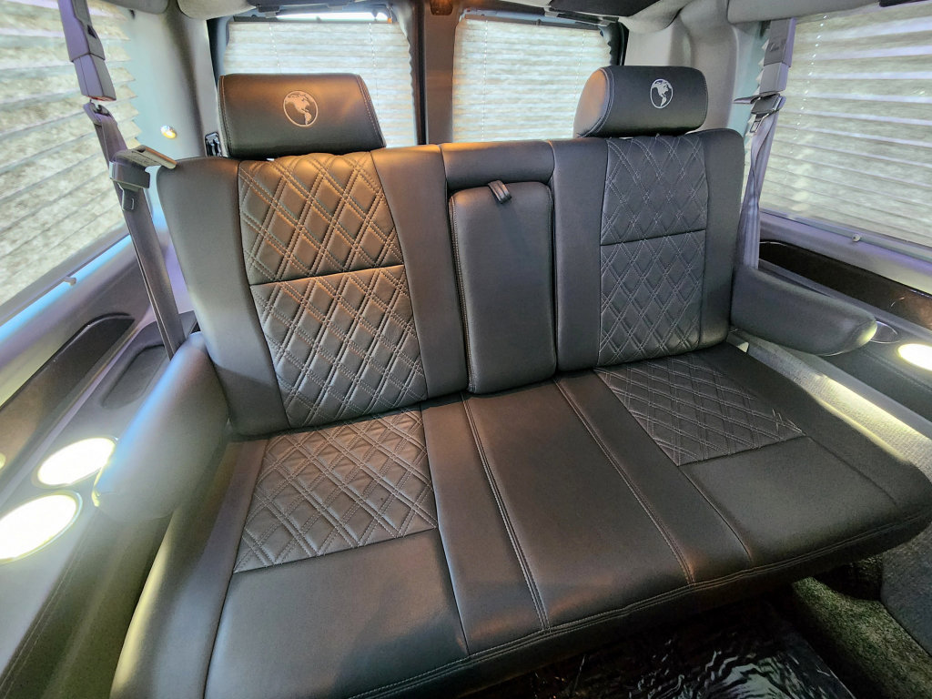 Used 2021 Chevrolet Express 3500 LS w/ Chrome Appearance Package RWD image 5