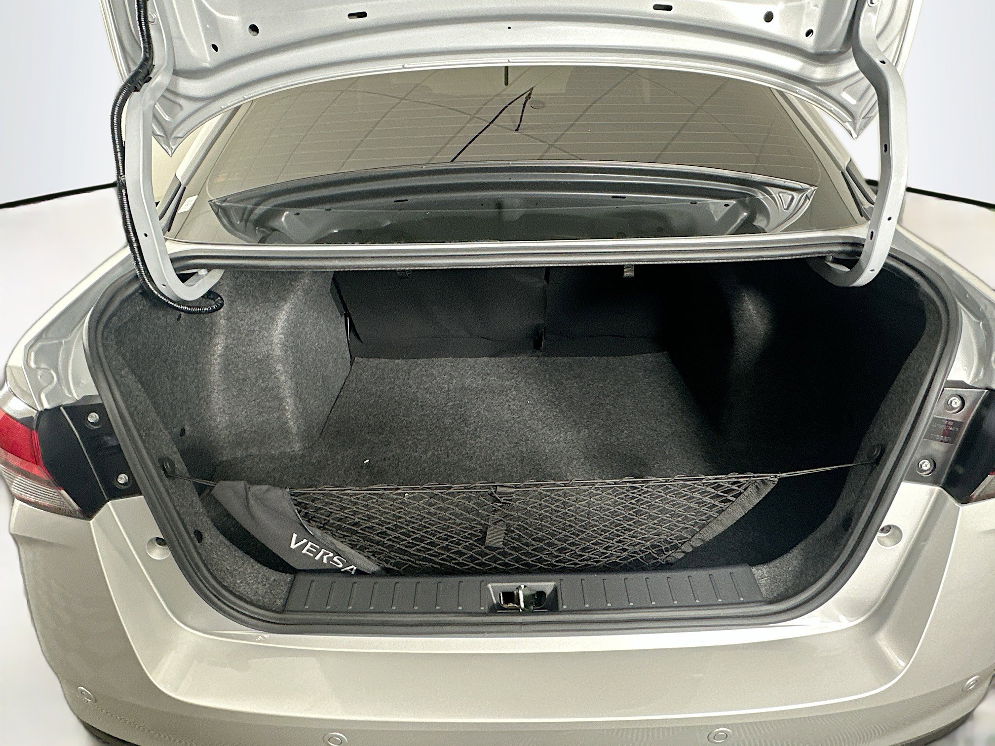 Used 2024 Nissan Versa S w/ S Plus Package image 26