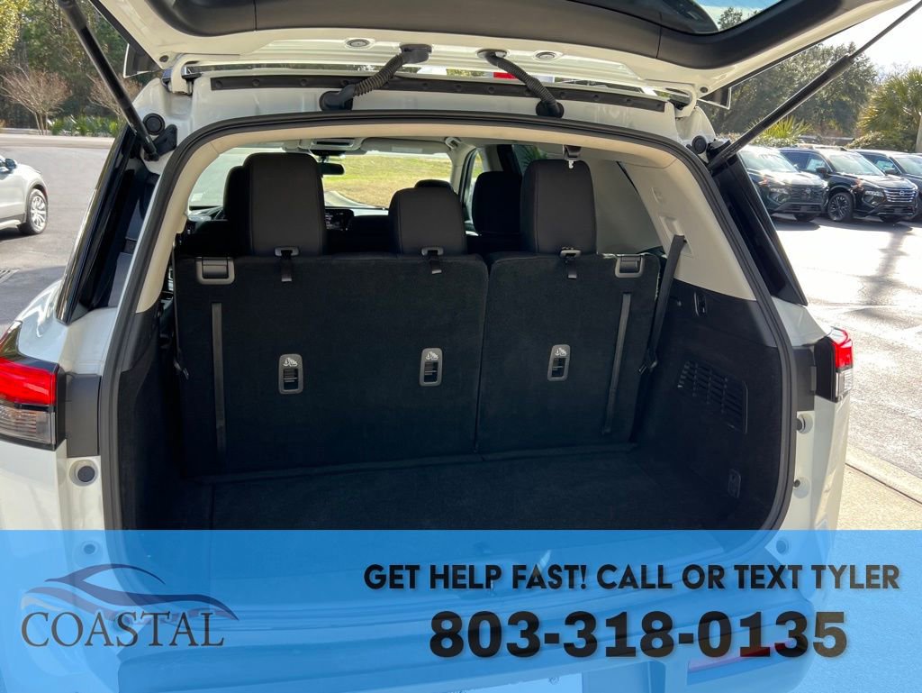 Used 2024 Nissan Pathfinder SV image 19