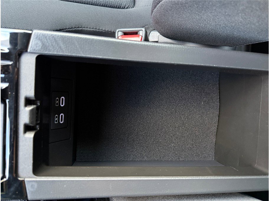 Used 2023 Toyota Prius LE image 25