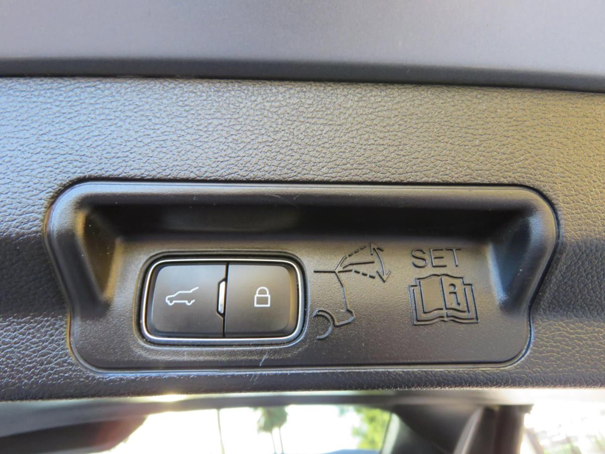 Used 2020 Ford Explorer Limited image 58