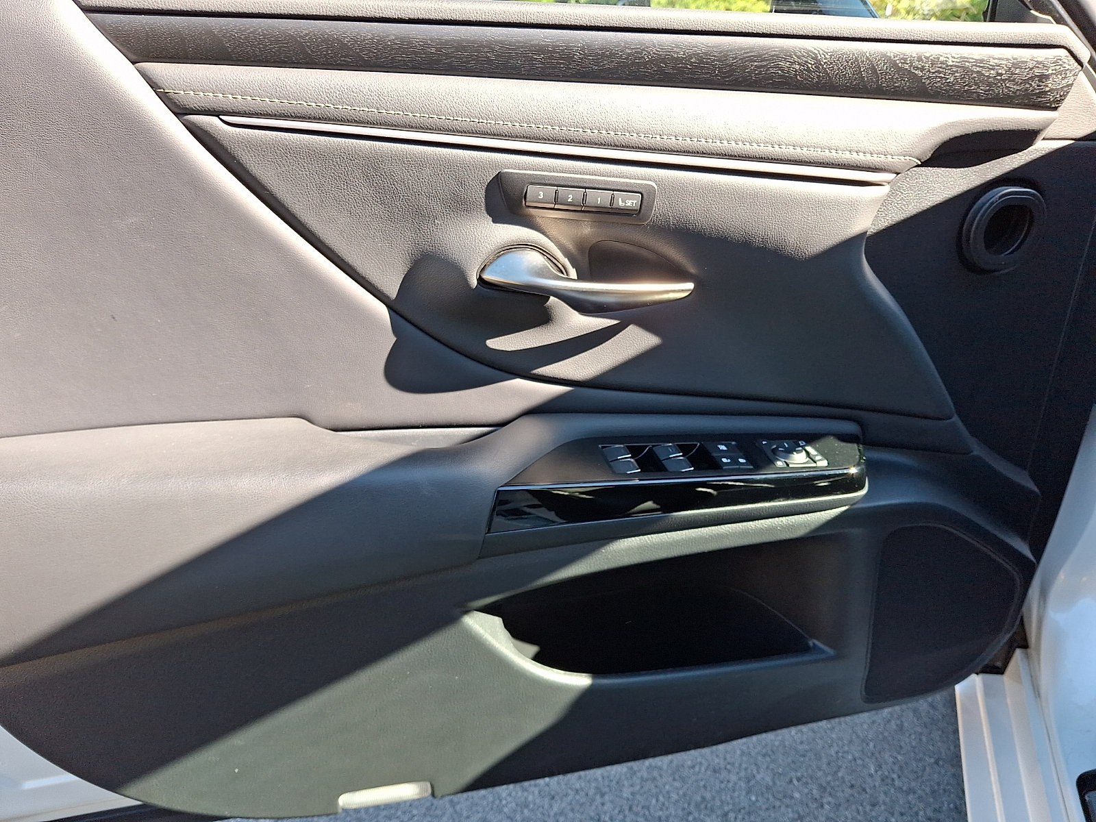 Certified 2024 Lexus ES 350 w/ Premium Package FWD image 12