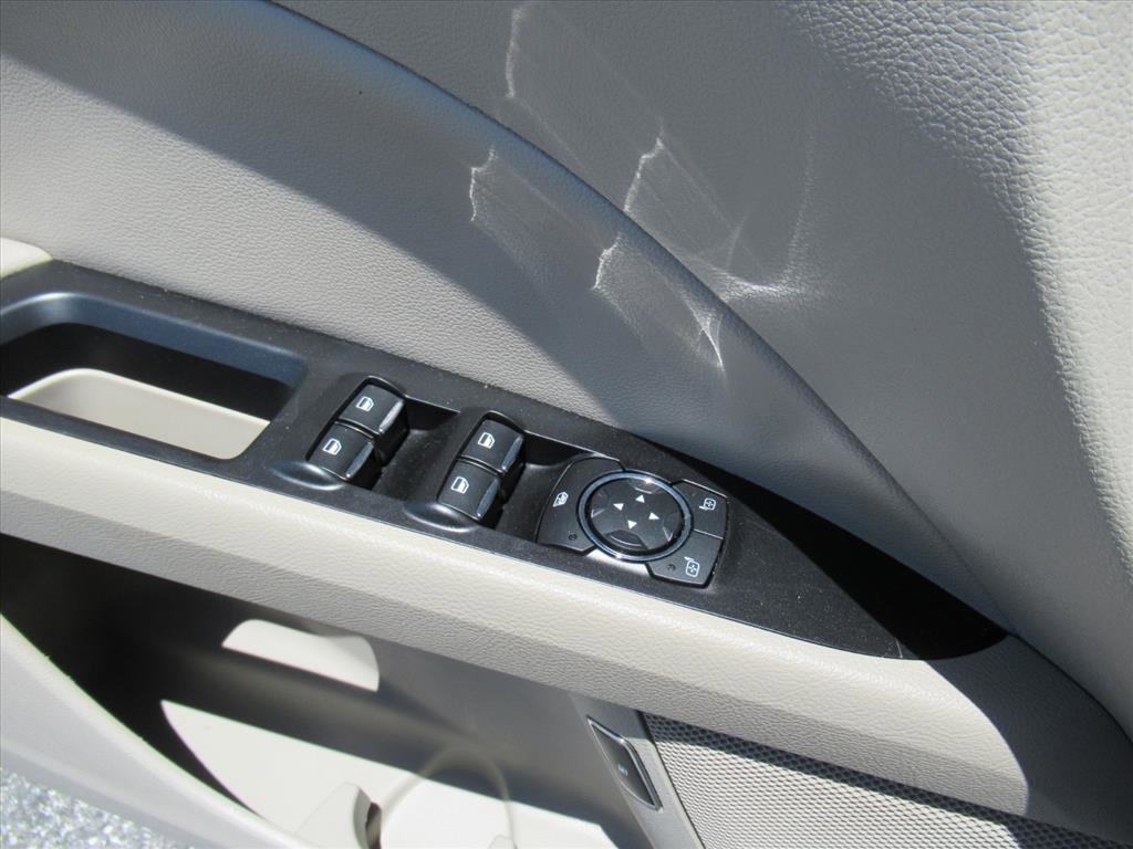 Used 2018 Ford Fusion SE w/ Equipment Group 602A FWD image 18