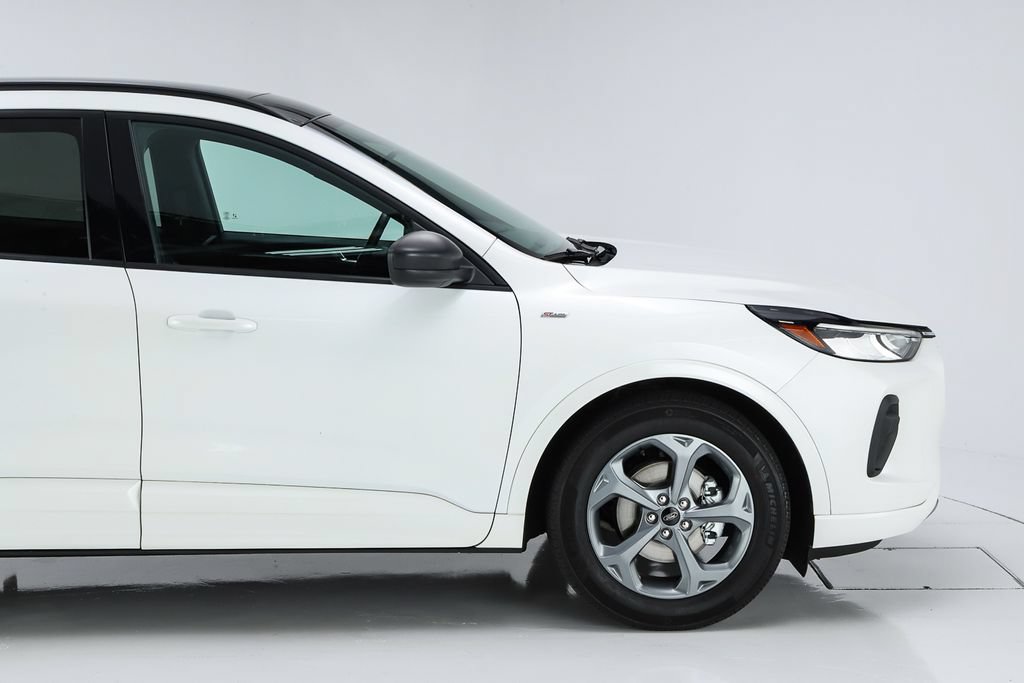 Used 2023 Ford Escape ST-Line w/ Tech Pack #1 FWD image 13