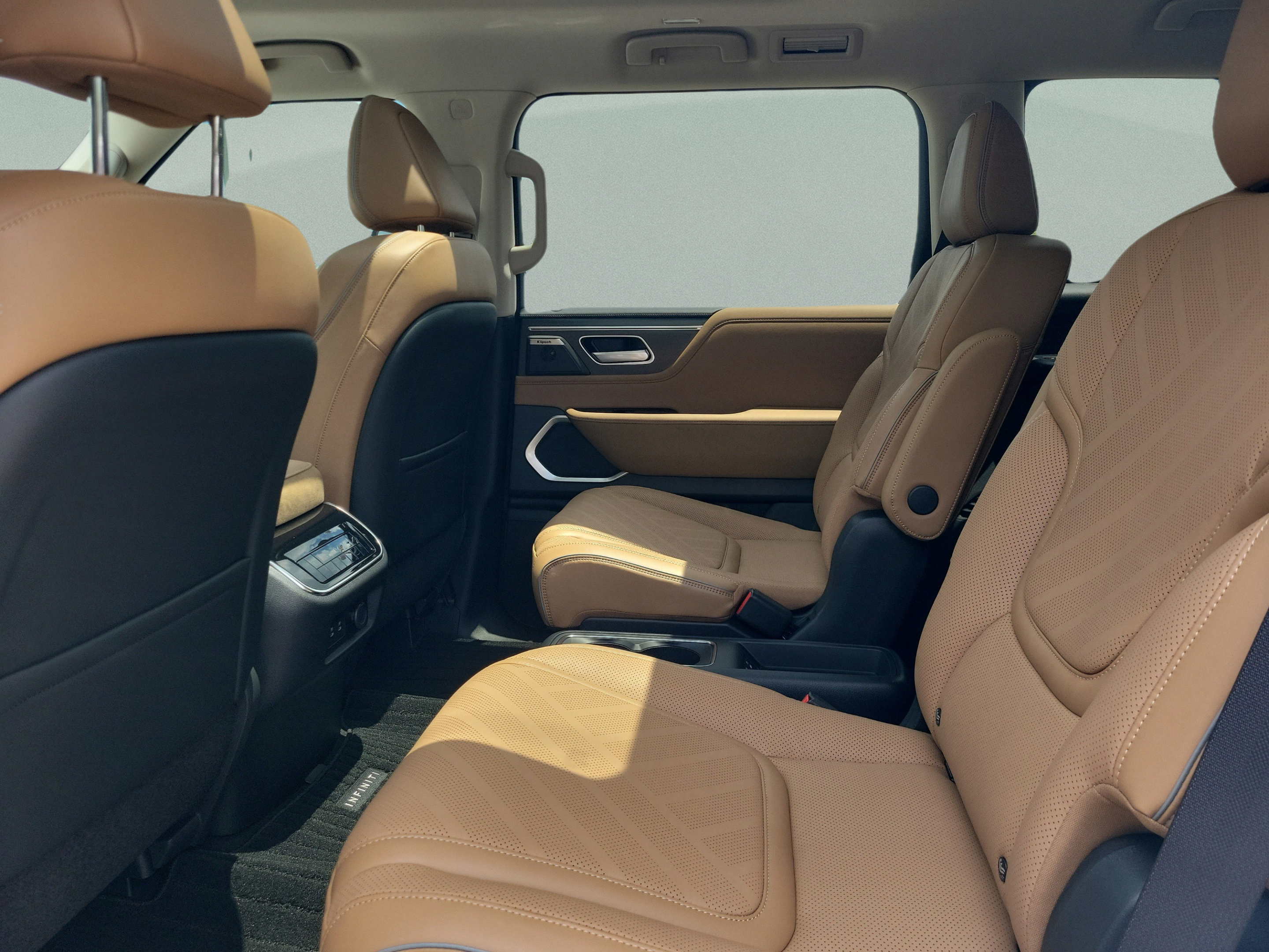 New 2027 INFINITI QX80 Luxe w/ Cargo Package AWD/4WD image 23
