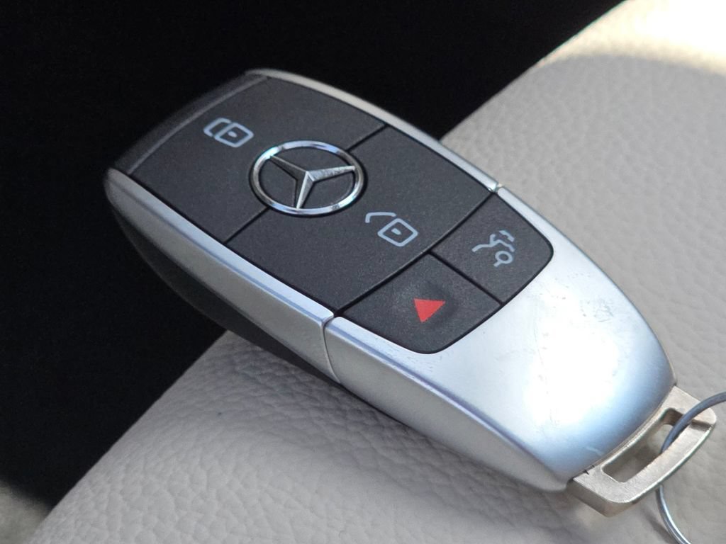 New 2026 Mercedes-Benz GLB 250 4MATIC image 38