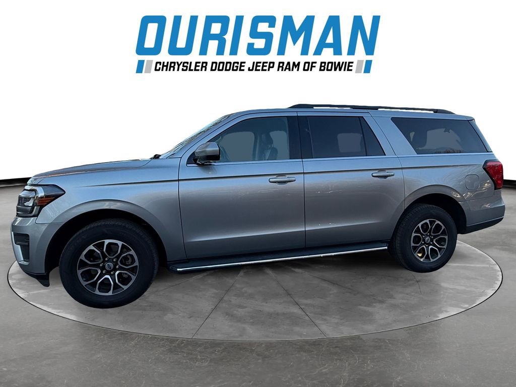 Used 2022 Ford Expedition Max XLT image 3