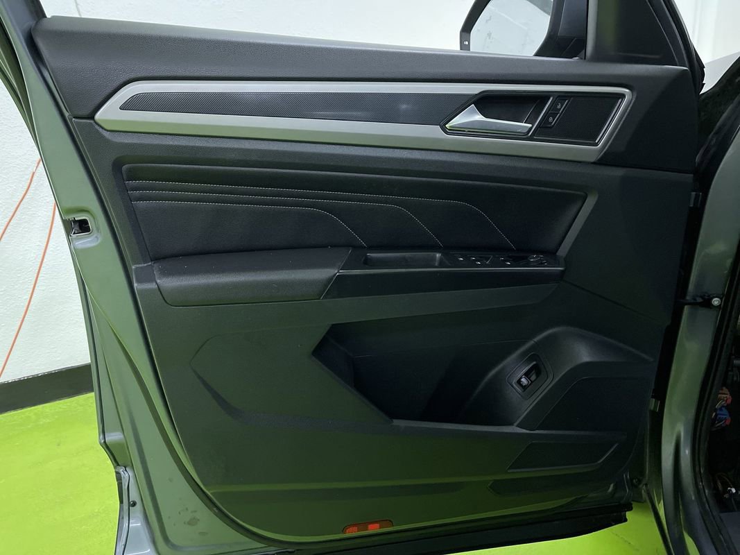 Used 2020 Volkswagen Atlas Cross Sport SEL w/ Cross Sport MDO Package image 16