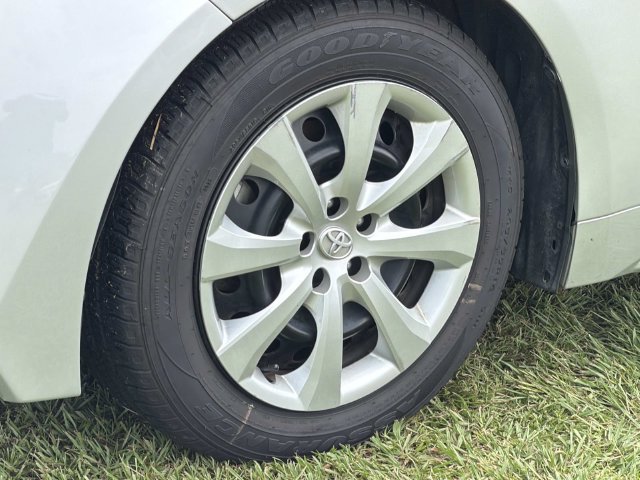 Used 2024 Toyota Corolla LE FWD image 15
