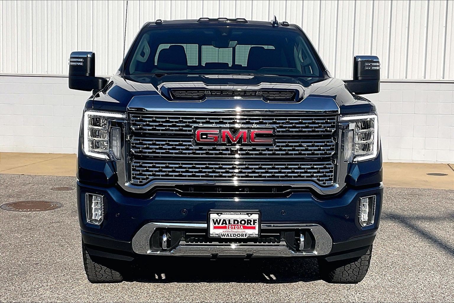Used 2021 GMC Sierra 3500 Denali w/ Denali Ultimate Package AWD/4WD image 3