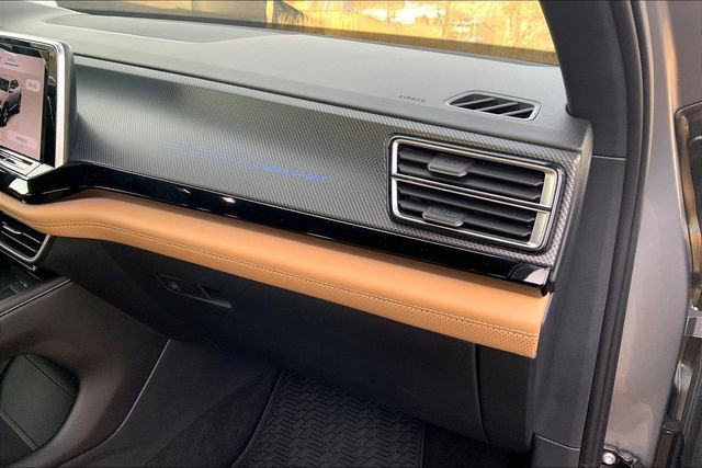 Used 2024 Volkswagen Atlas Cross Sport SEL R-Line image 16