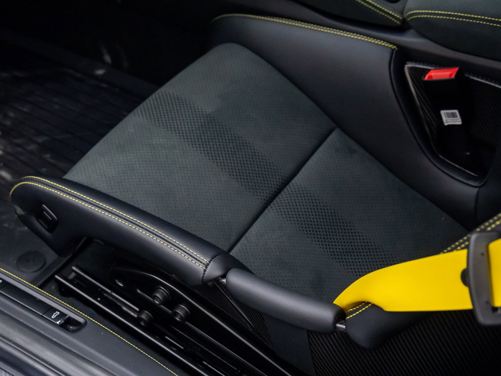 Certified 2025 Porsche 718 Boxster Spyder RS image 16