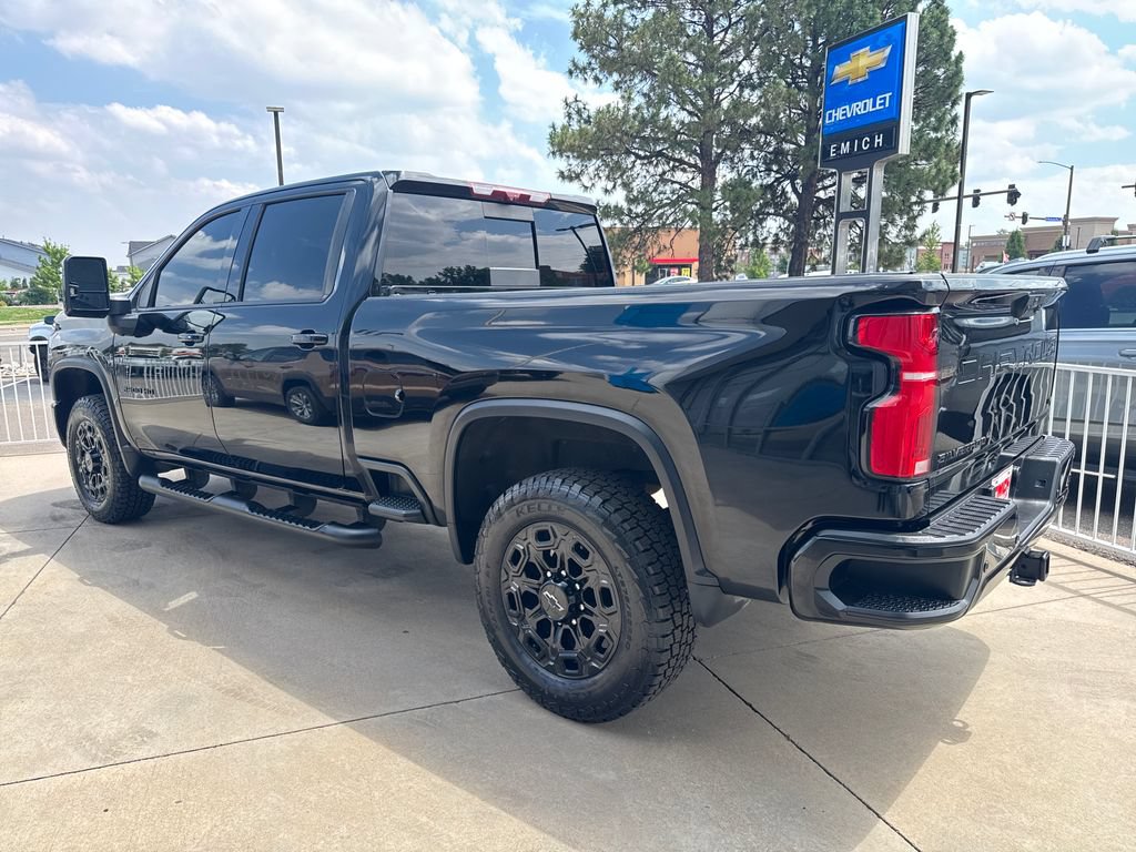 Used 2024 Chevrolet Silverado 2500 LTZ w/ LTZ Plus Package AWD/4WD image 3
