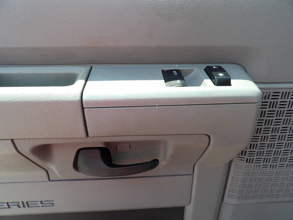 Used 2024 Ford E-450 and Econoline 450 Super Duty w/ Power Windows & Locks Group RWD image 15