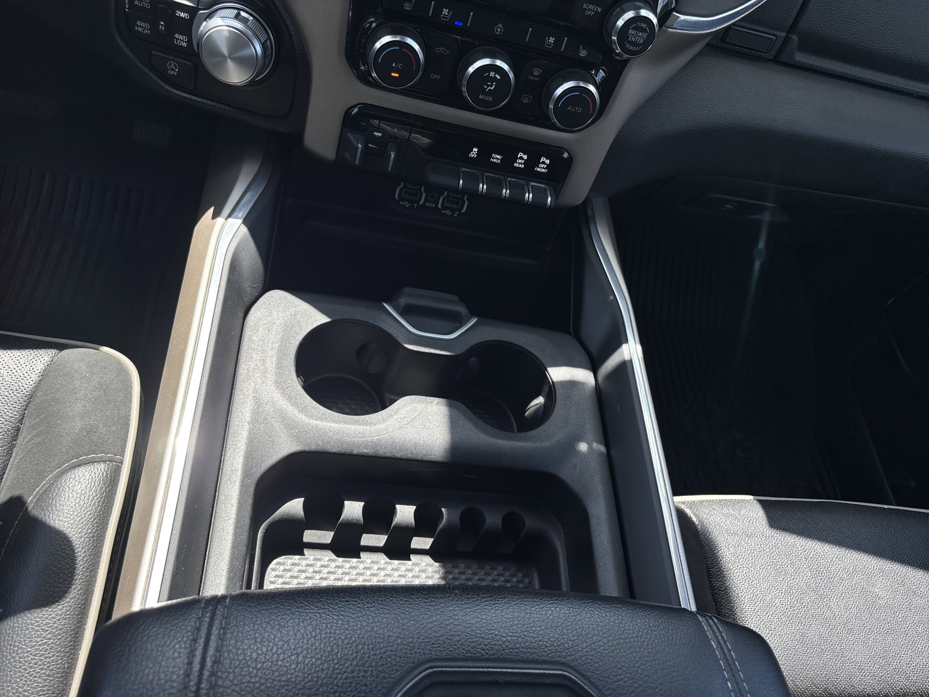 Used 2021 RAM 1500 Laramie AWD/4WD image 19