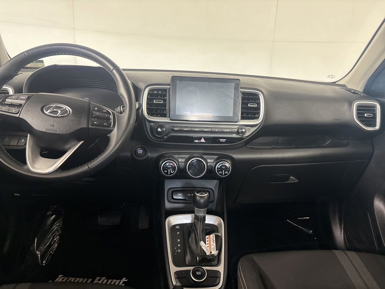 Used 2025 Hyundai Venue SEL FWD image 20