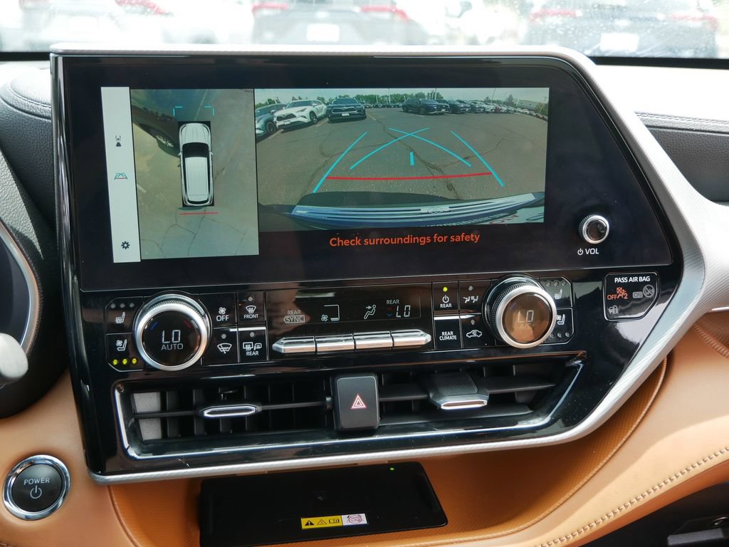 Used 2023 Toyota Highlander Platinum AWD/4WD image 19