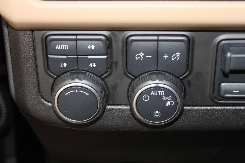 Used 2021 Chevrolet Tahoe Premier w/ Premium Package AWD/4WD image 44
