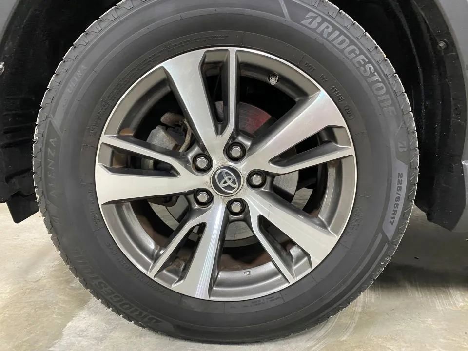 Used 2016 Toyota RAV4 XLE image 37