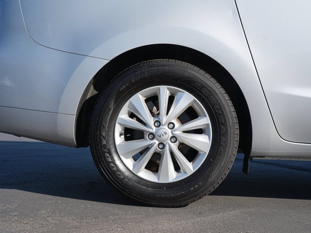 Used 2018 Kia Sedona L FWD image 11