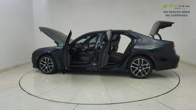 Used 2023 BMW 740i w/ Parking Assistance Package RWD image 73