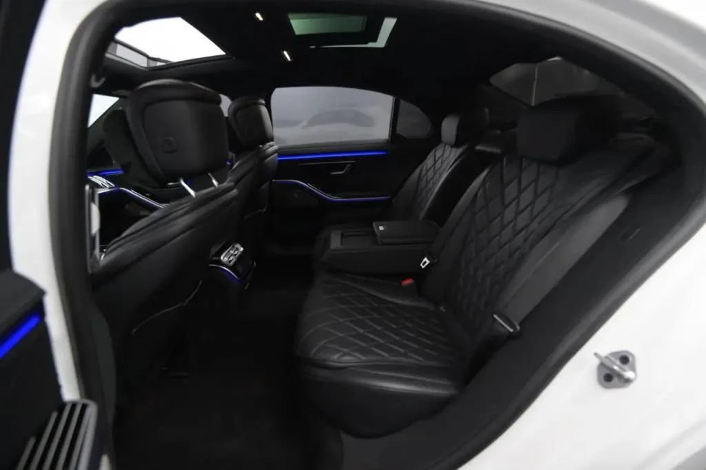 Used 2022 Mercedes-Benz S 580 4MATIC Sedan w/ AMG Line Package image 39