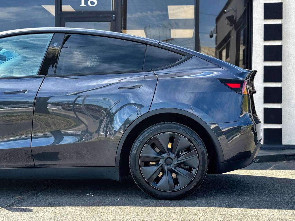 Used 2024 Tesla Model Y Long Range RWD image 16